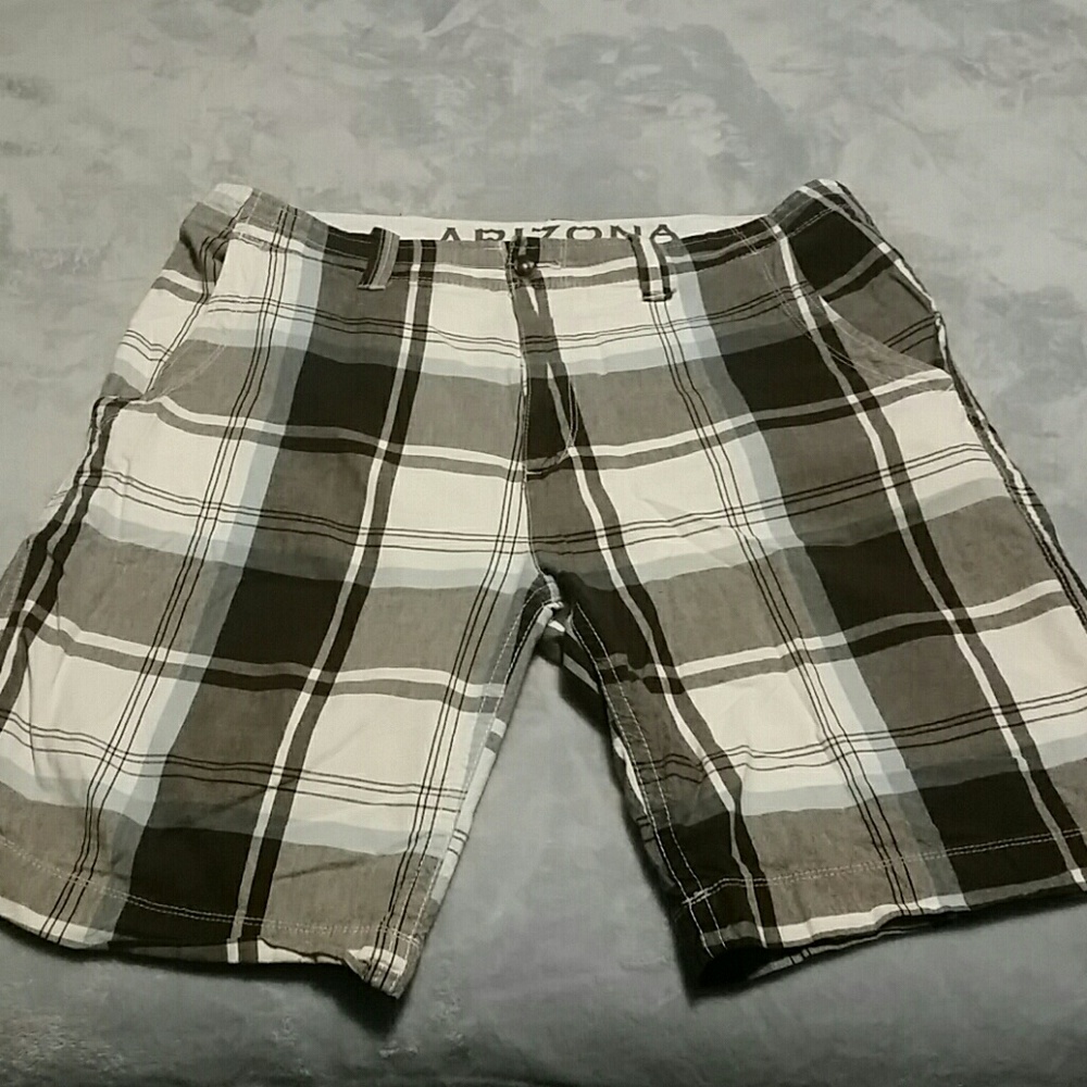 💪2 for 18 Arizona size 38 shorts
